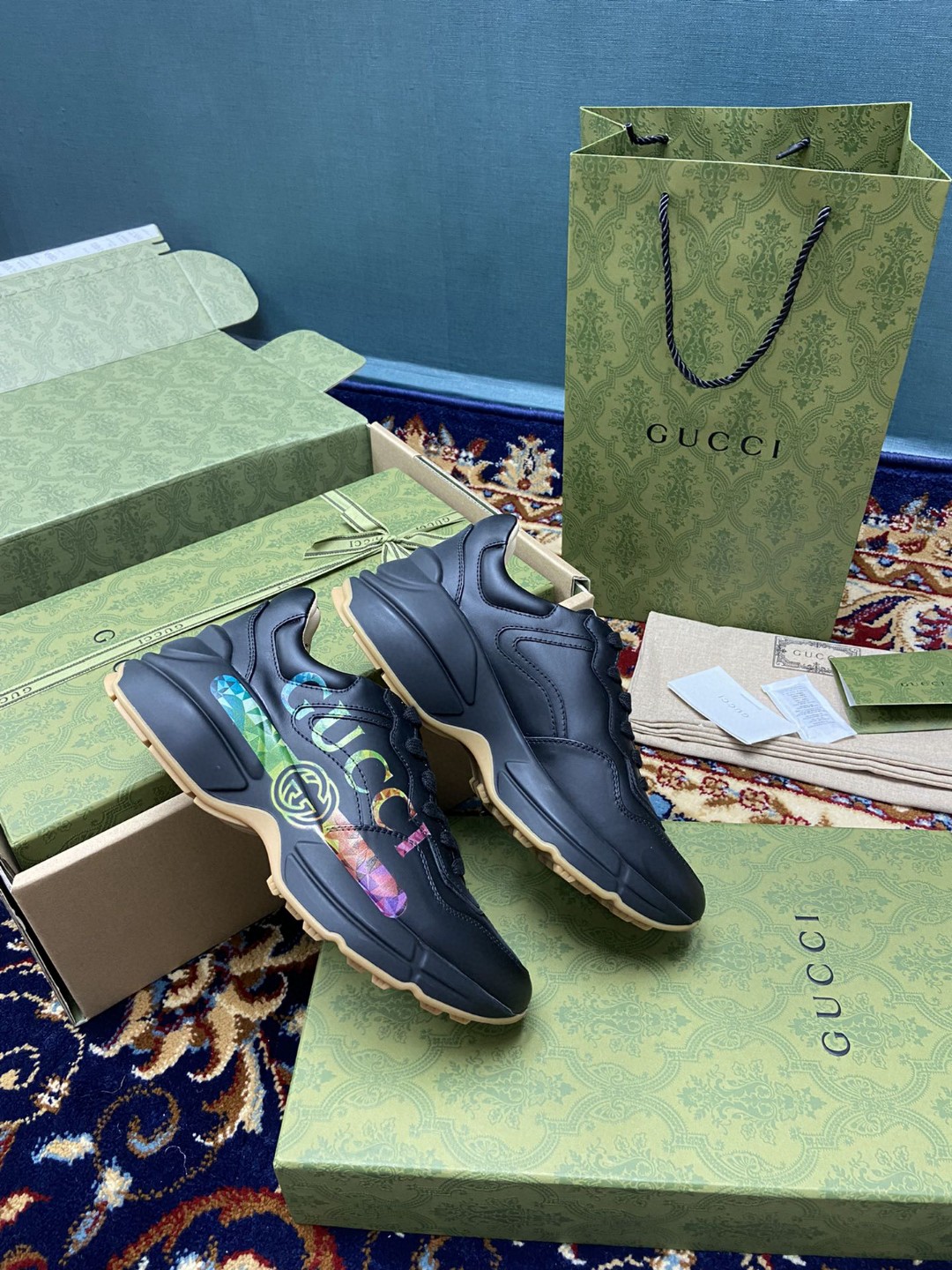 Gvc*1 Men’s Rhyton Sneakers With Iridescent Logo Black For Men 552851 DRW00 1000