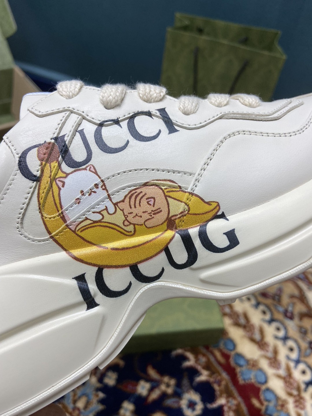 Gvc*1 Men’s Rhyton Sneakers With Bananya White Ivory For Men 659408-2SH00-9522a