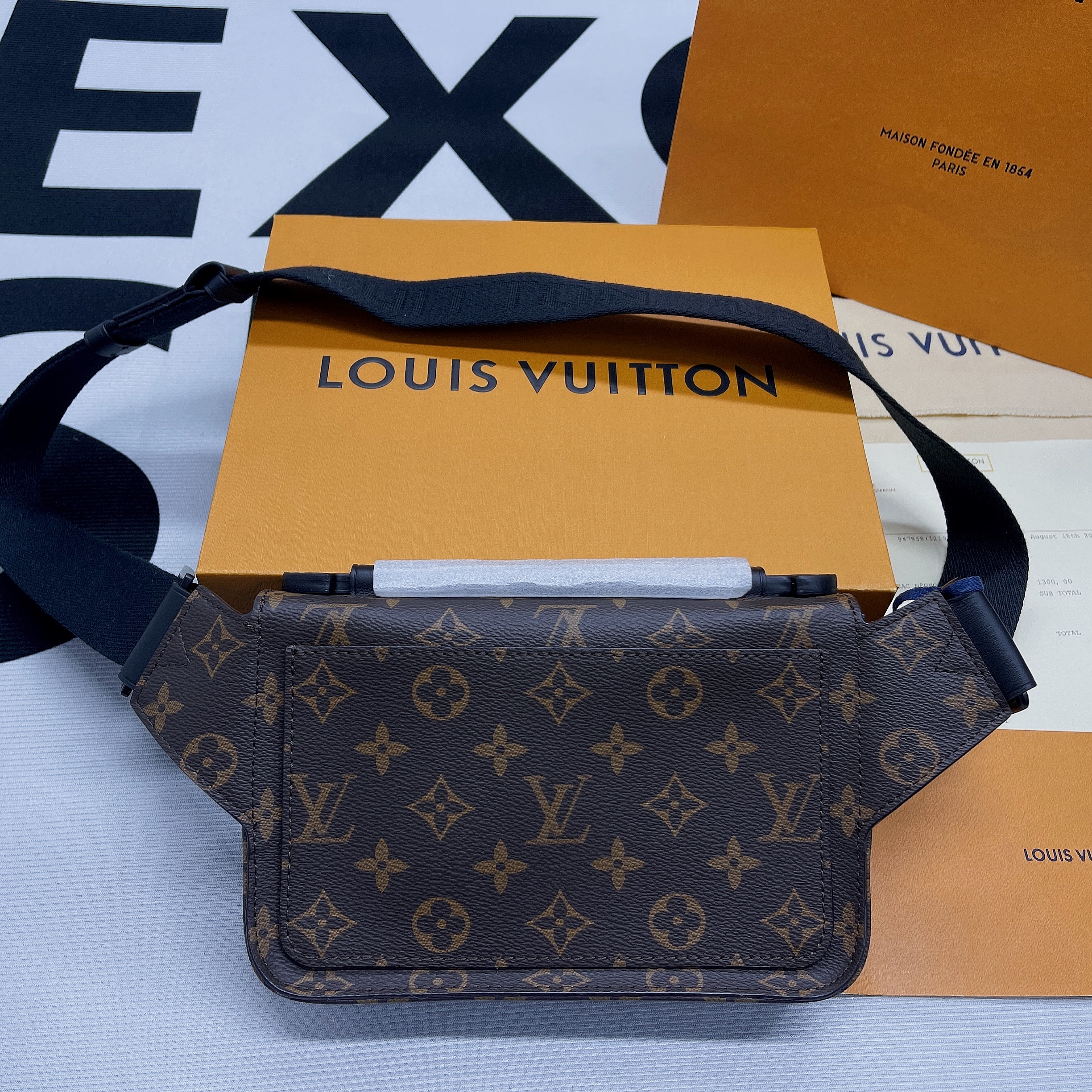 L0vis Vvtt0n S-Lock Sling Monogram Macassar Black For Men, Men’s Bags, Crossbody Bags 8.3in/21cm LV M45807