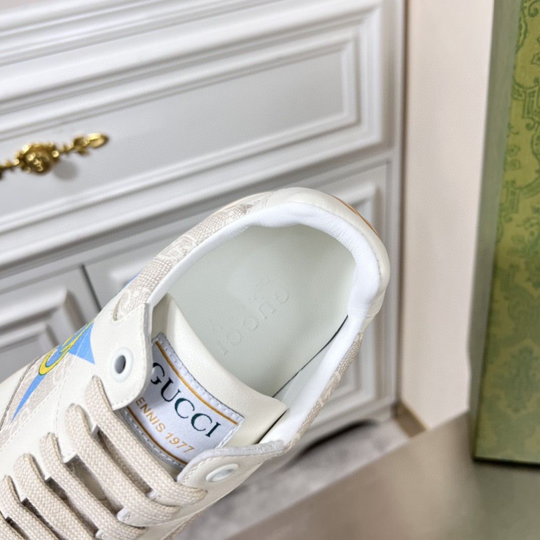 Gvc*1 Men’s GG Star Print Sneaker Light Blue Gray For Men GG Shoes 669582