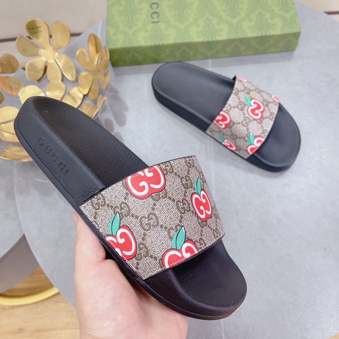 Gvc*1 Women’s Slide Sandal With GG Apple Black For Women 407345