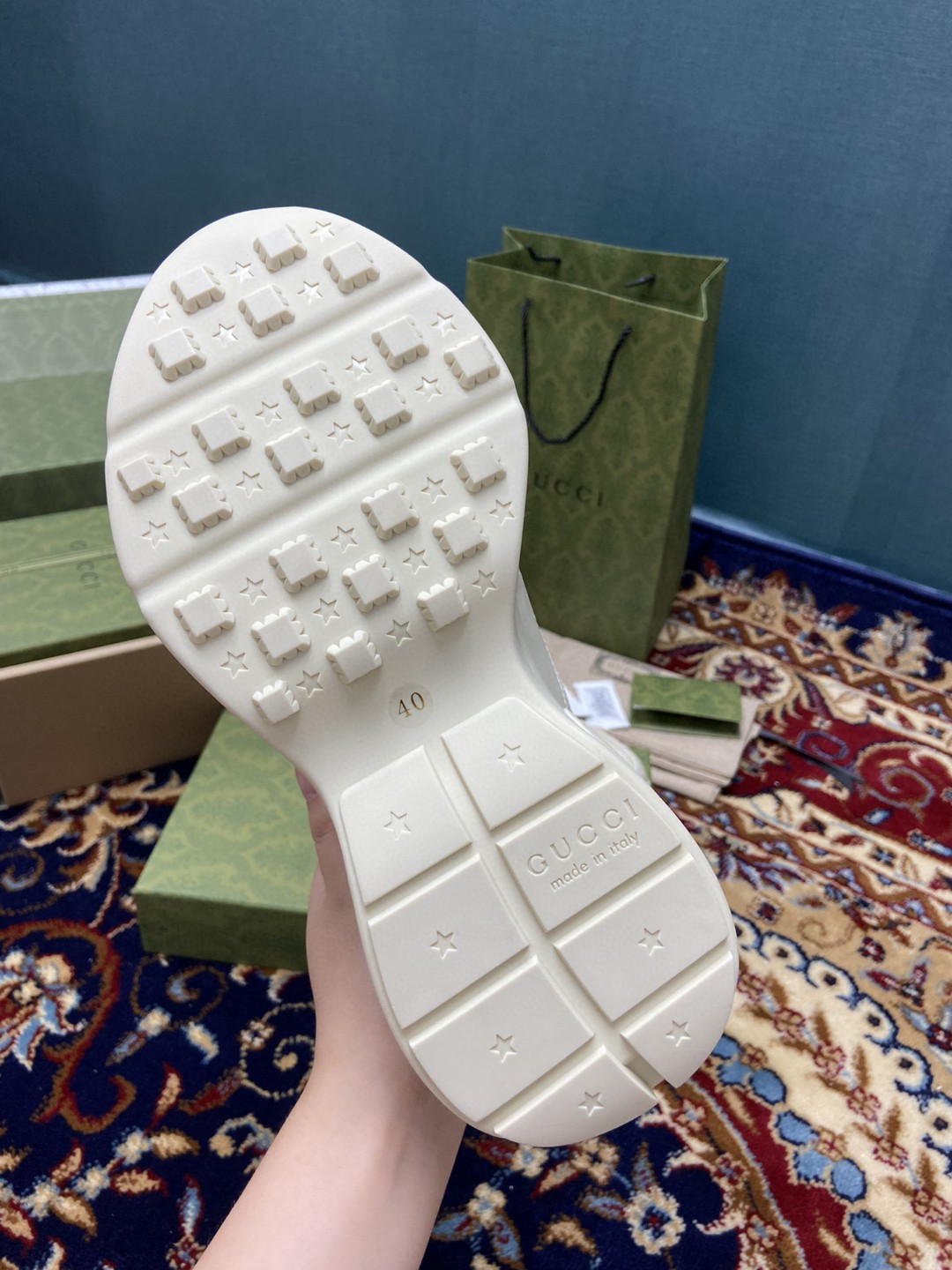 Gvc*1 Women’s Rhyton Sneakers With Gvc*1 Hawaii Poppy Print White Ivory For Women 631708-DRW00-9522