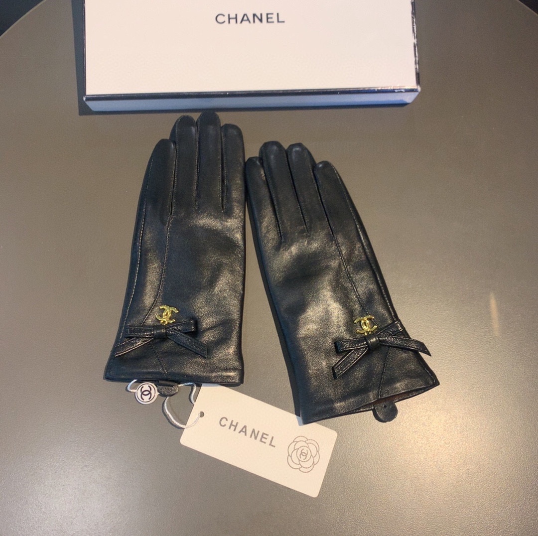 Ch**el Gloves In Black