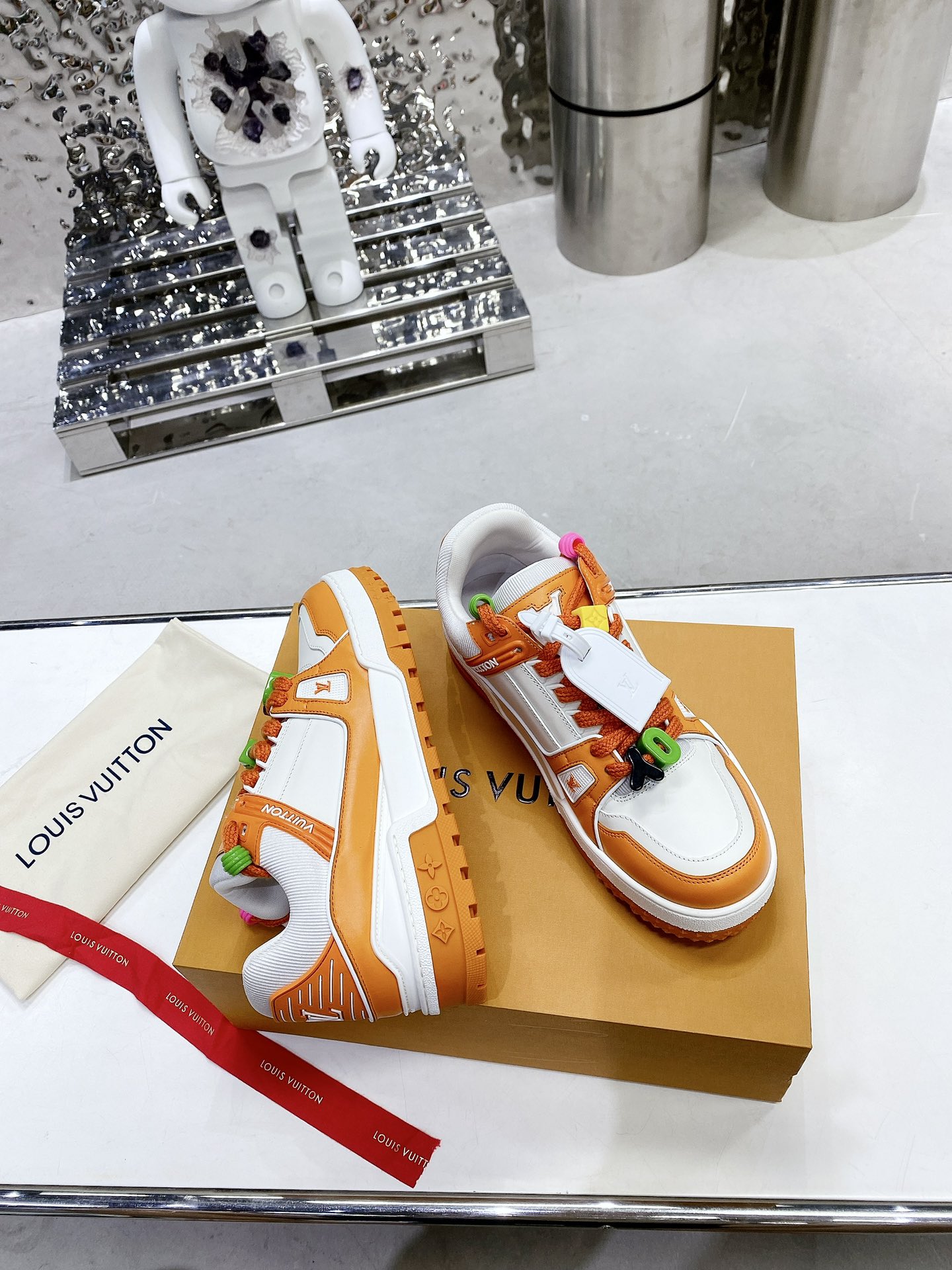 L0vis Vvtt0n LV Trainer Sneaker Orange For Men LV