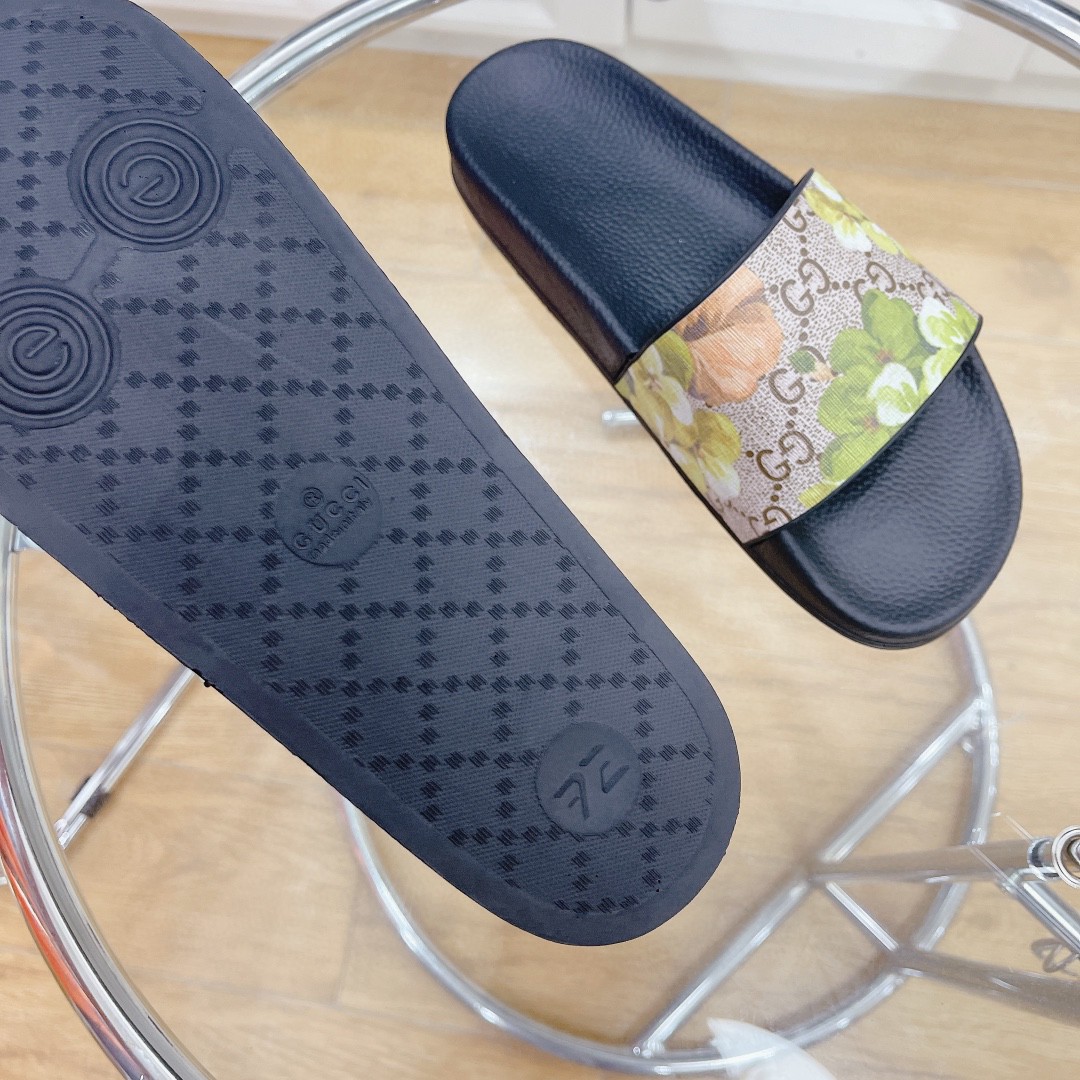 Gvc*1 Men’s GG Pursuit Floral Slider Green For Men 407345