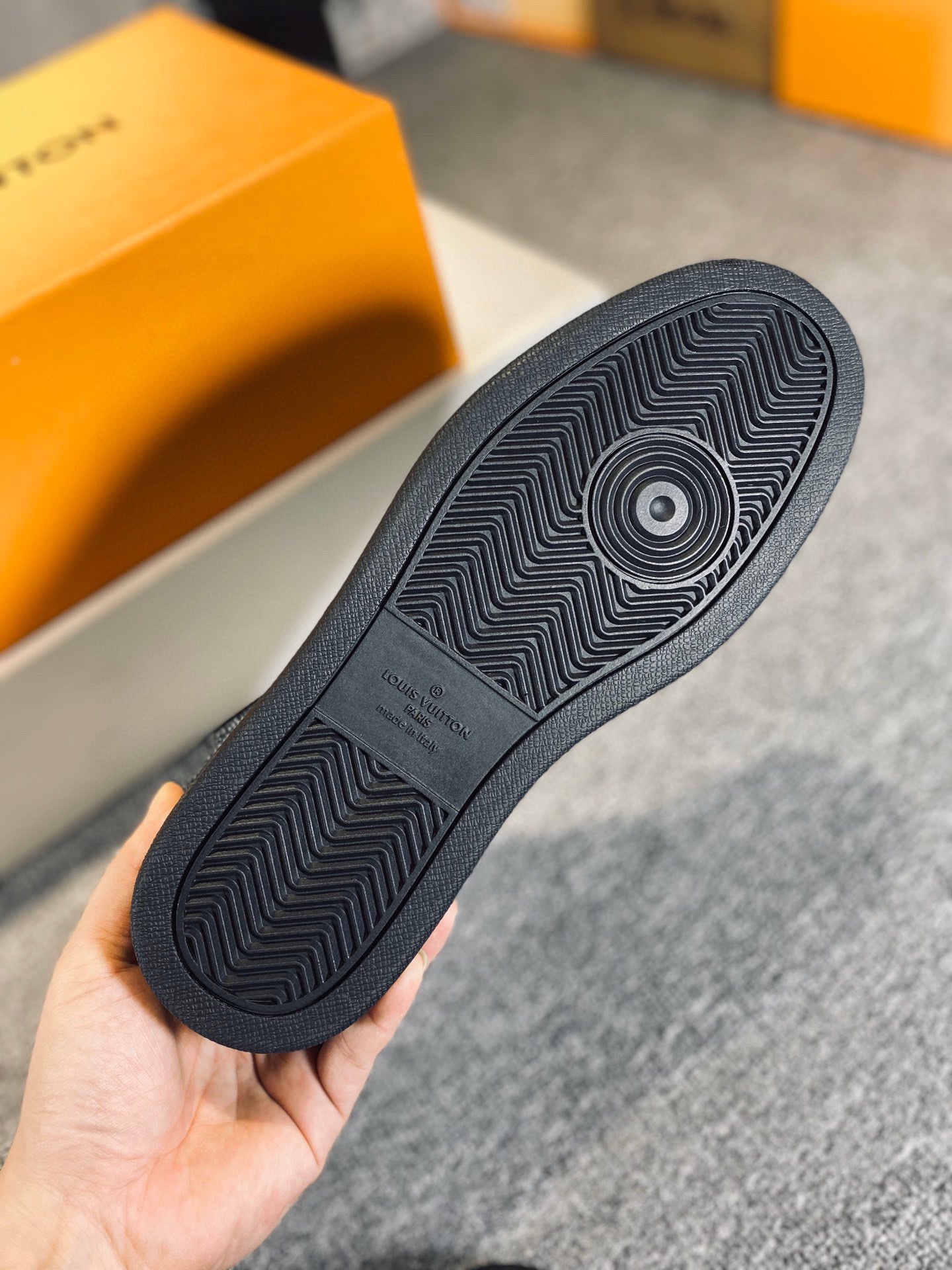 L0vis Vvtt0n Rivoli Sneaker Black For Men LV