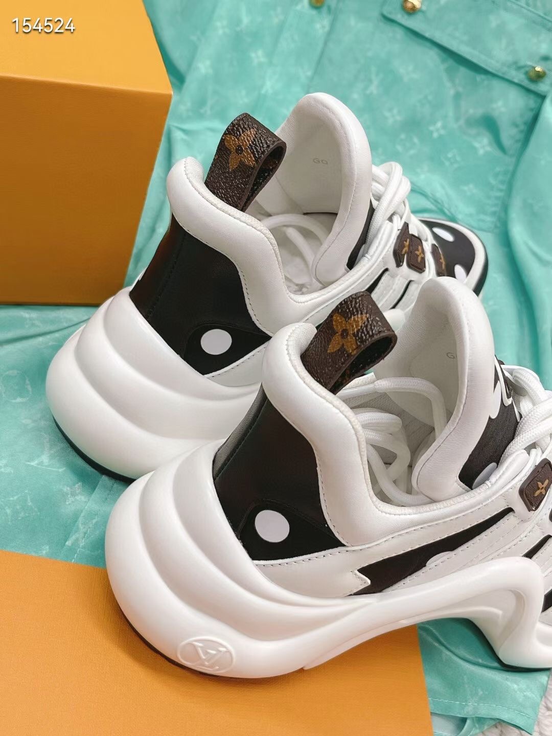 L0vis Vvtt0n Women’s LV Archlight Sneaker Black For Women LV