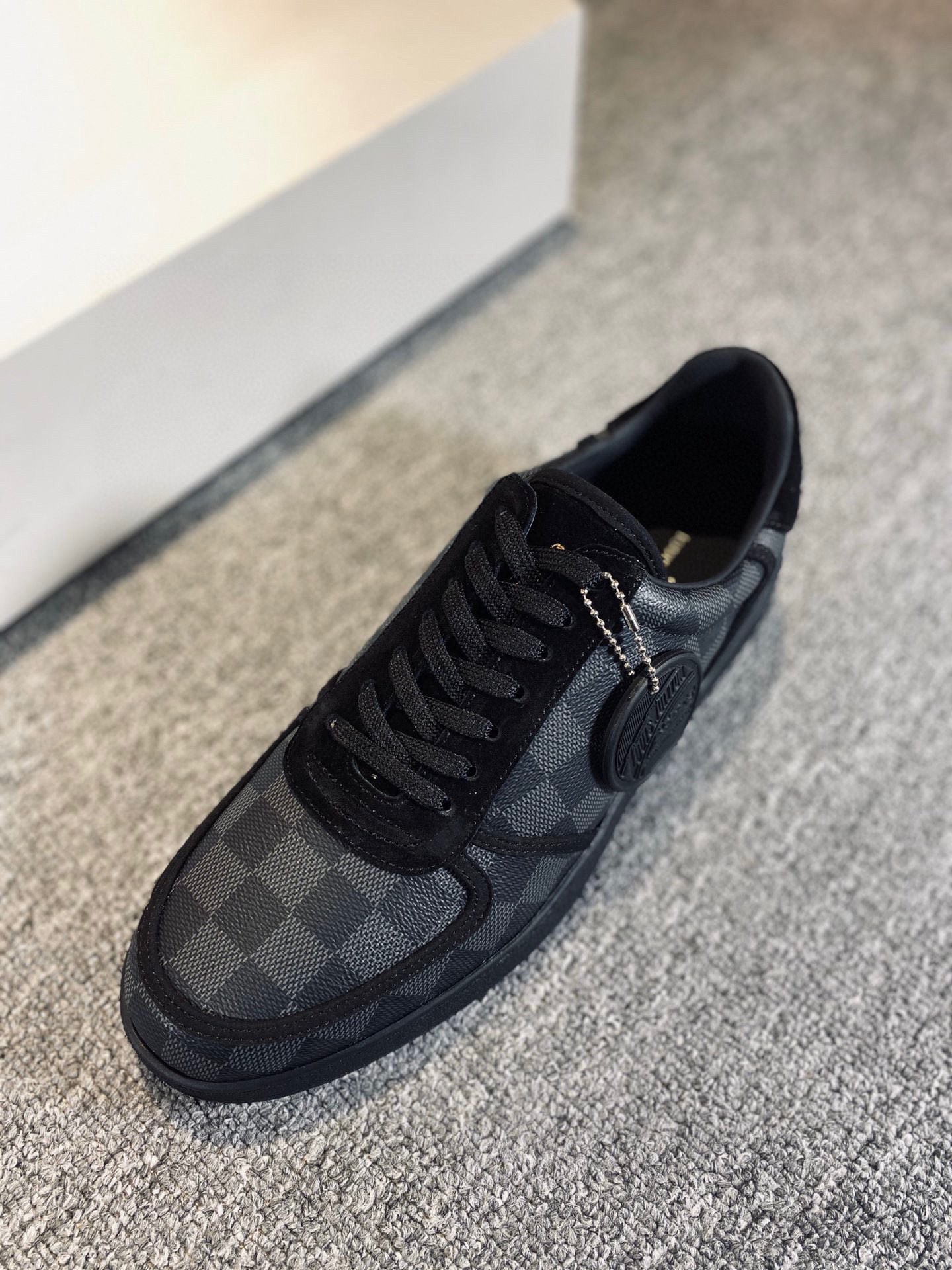 L0vis Vvtt0n Rivoli Sneaker Black For Men LV