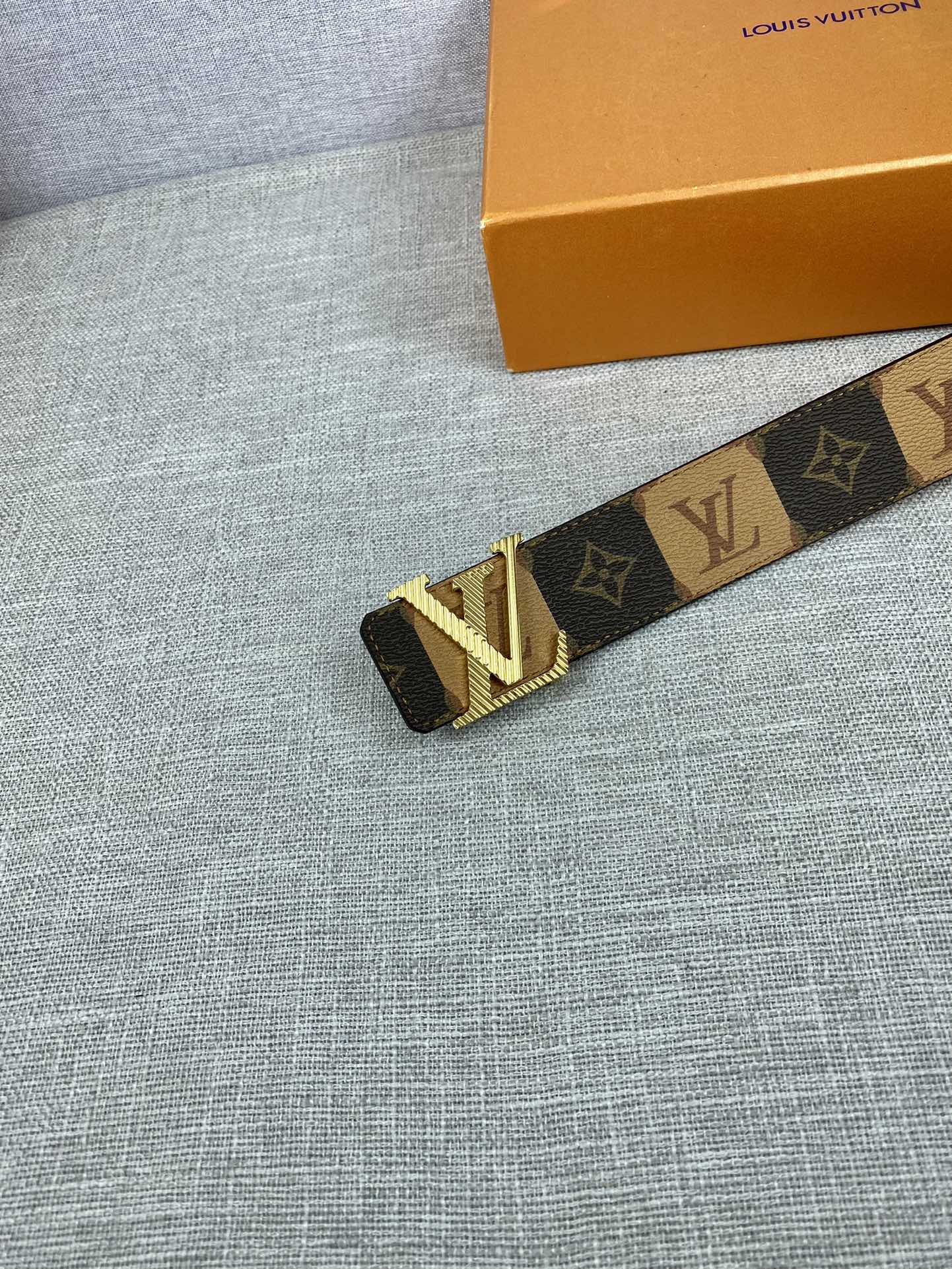 L0vis Vvtt0n Iconic Reversible LV Belt Brown