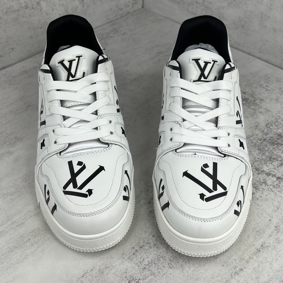 L0vis Vvtt0n Women’s LV Trainer Sneaker Black For Women LV