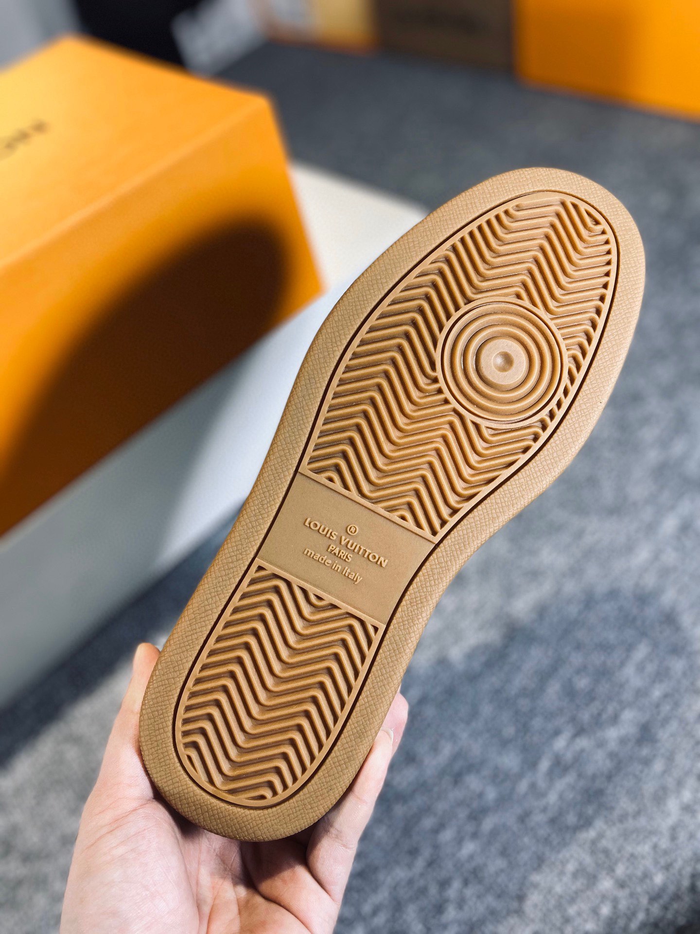 L0vis Vvtt0n Rivoli Sneaker Black And White For Men LV