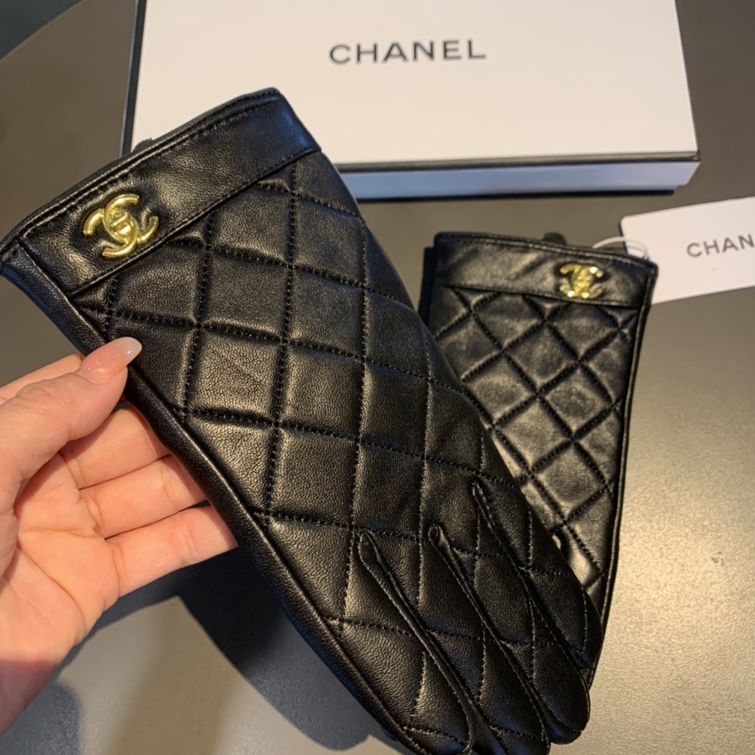 Ch**el Gloves In Black