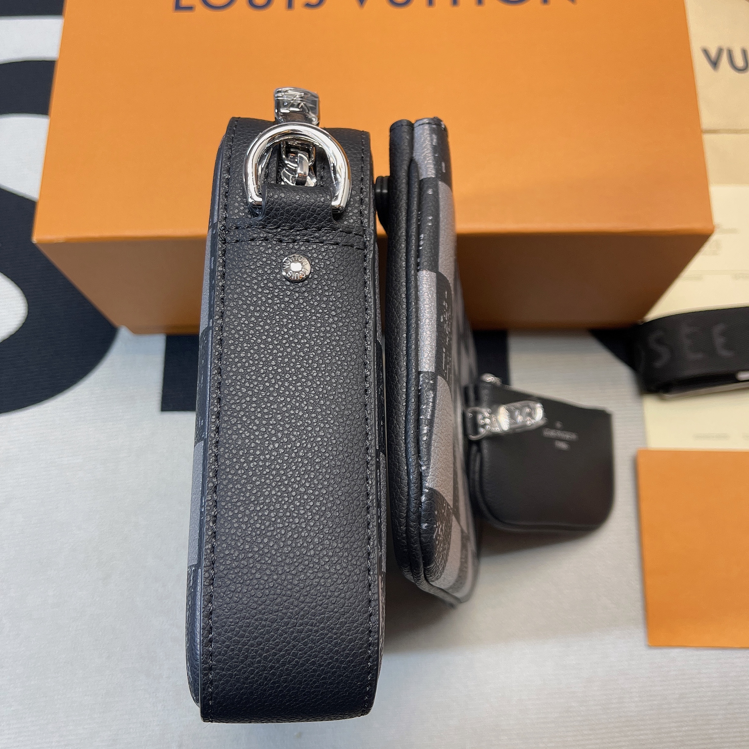 L0vis Vvtt0n Trio Messenger Damier Graphite For Men, Men’s Bags, Shoulder And Crossbody Bags 9.5in/25cm LV N80401