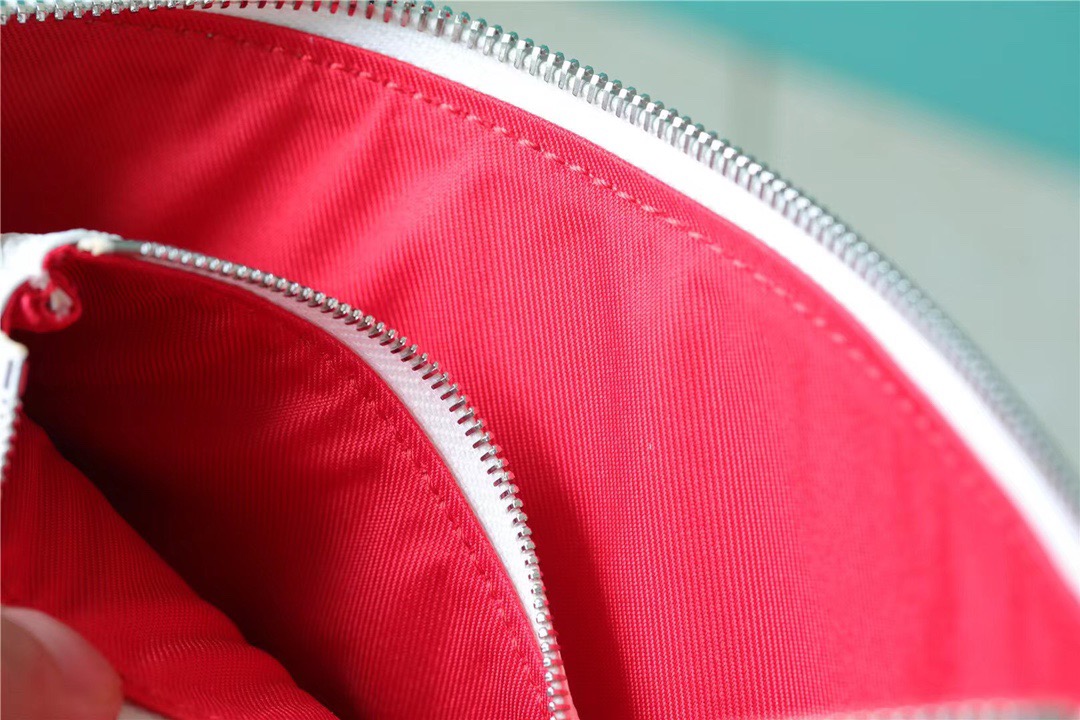 L0vis Vvtt0n Trio Messenger Damier Spray White For Men, Men’s Bags, Shoulder And Crossbody Bags 9.5in/25cm LV M20665