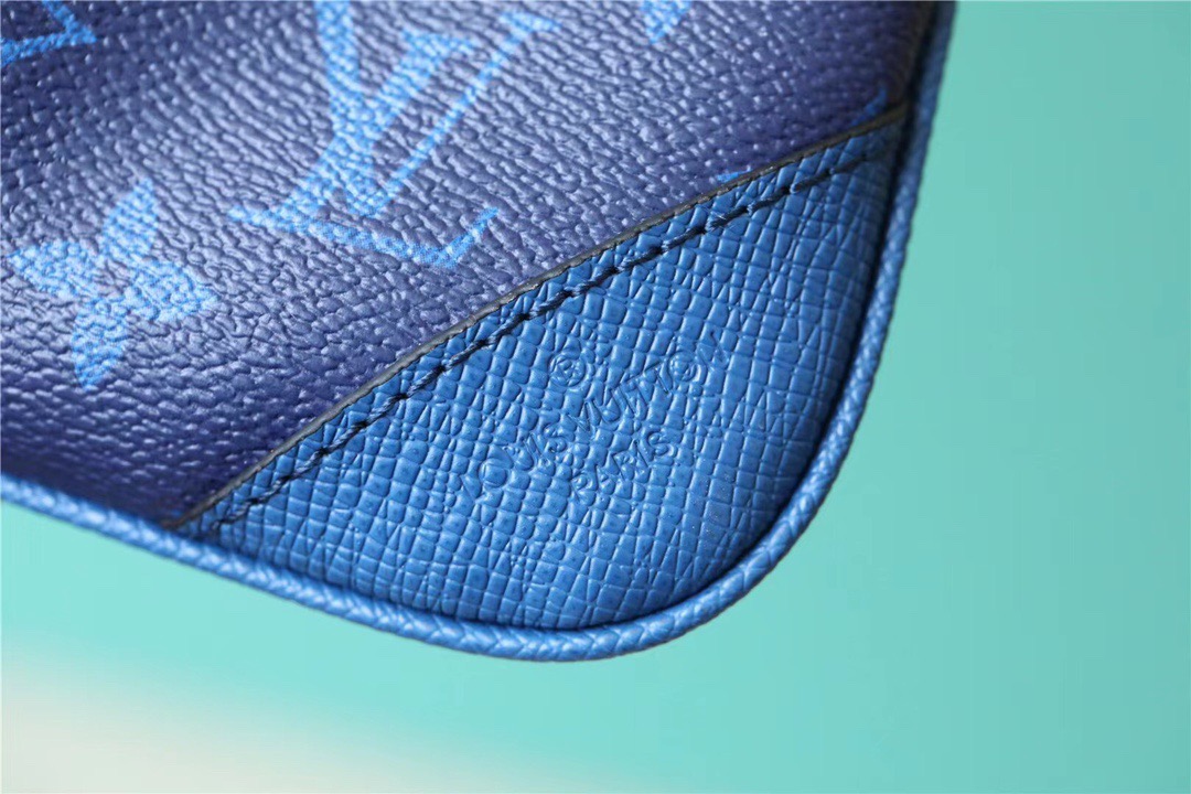 L0vis Vvtt0n Trio Messenger Monogram Canvas And Taiga Cobalt Blue For Men, Men’s Bags, Shoulder And Crossbody Bags 9.5in/25cm LV M30848