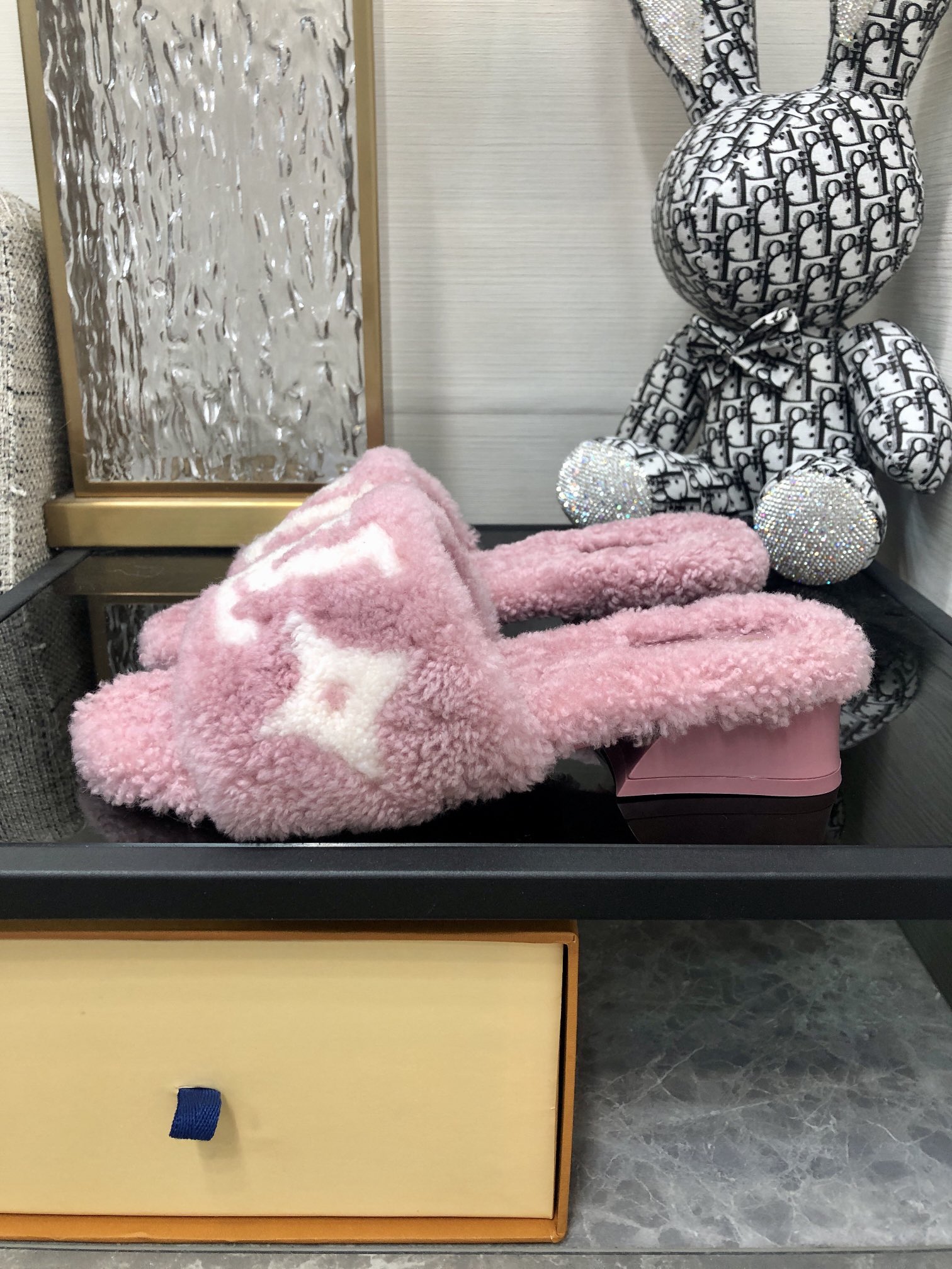 L0vis Vvtt0n Women’s Magnetic Mule Light Pink For Women LV