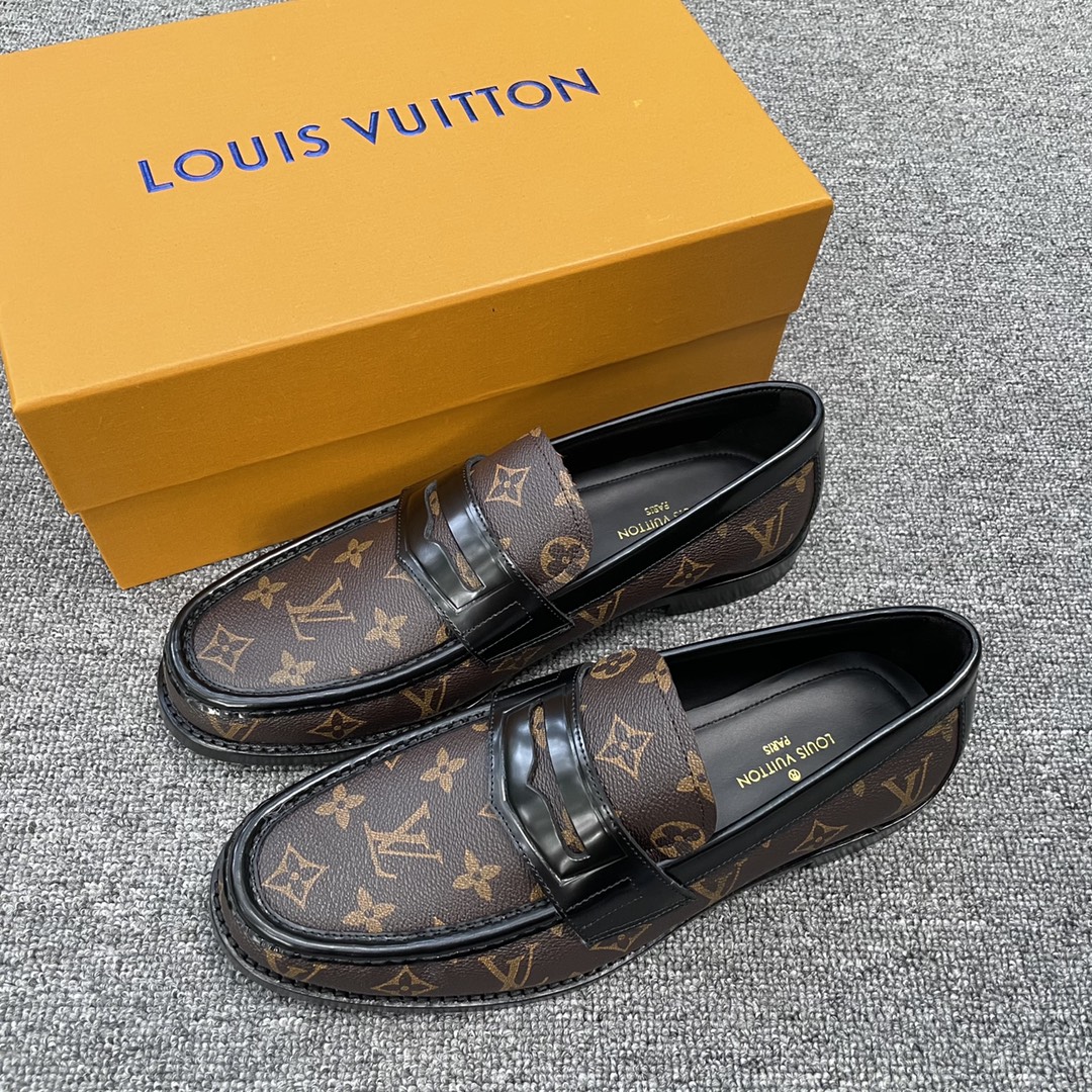 L0vis Vuittion LV Loafer Brown For Men LV 1A9093