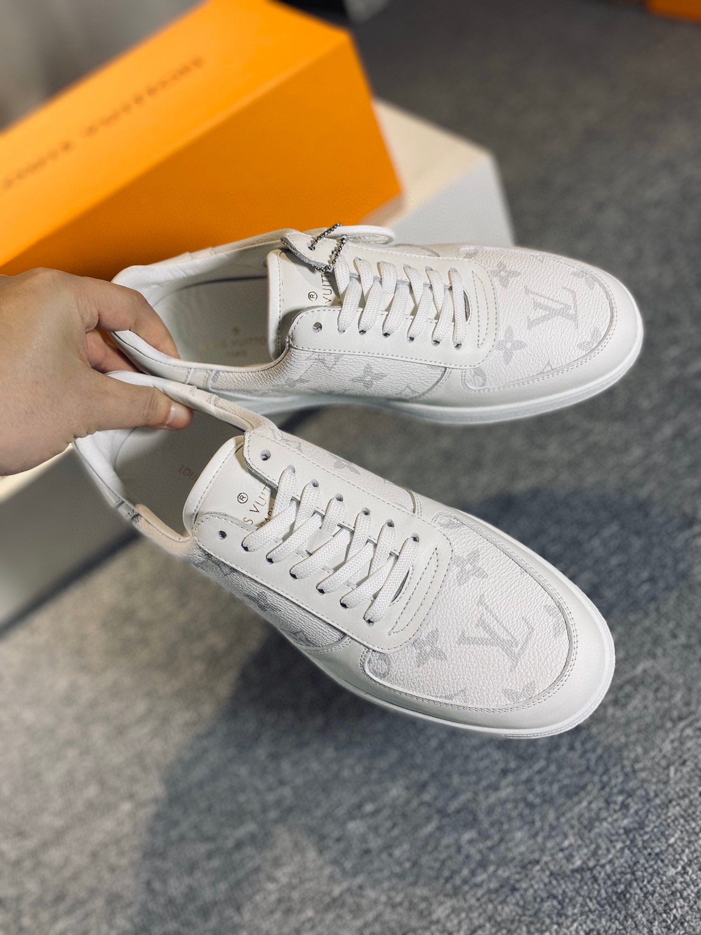 L0vis Vvtt0n Rivoli Sneaker White For Men LV