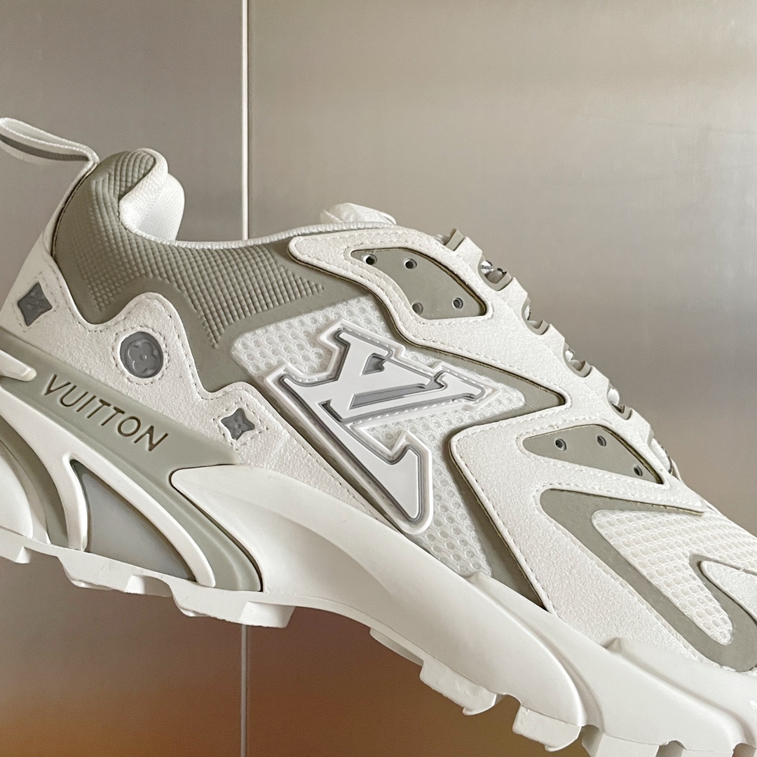 L0vis Vvtt0n Men’s LV Runner Tatic Sneaker White For Men LV 1A9TUZ