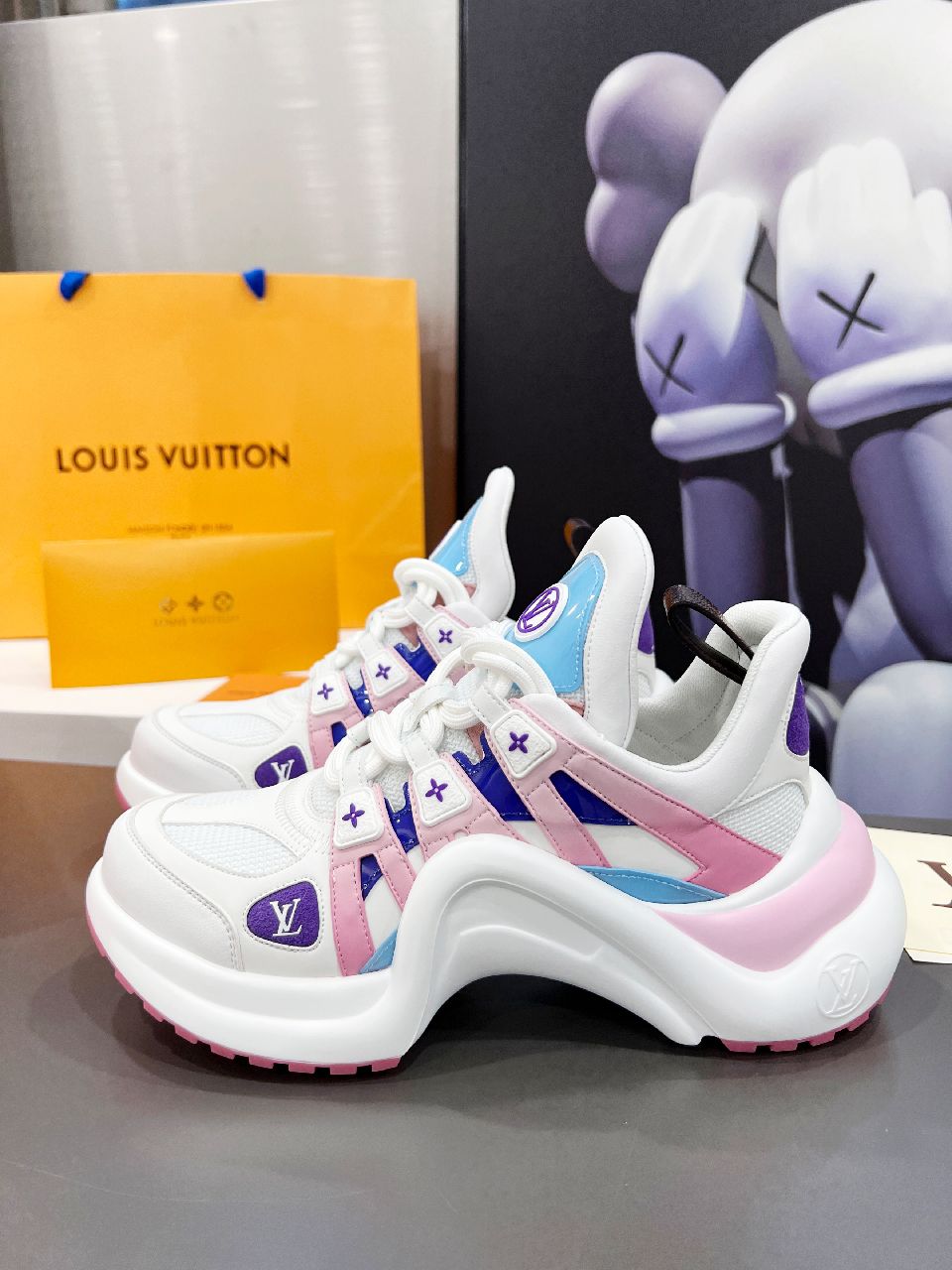 L0vis Vvtt0n Women’s LV Archlight Sneaker Pink And Blue For Women LV