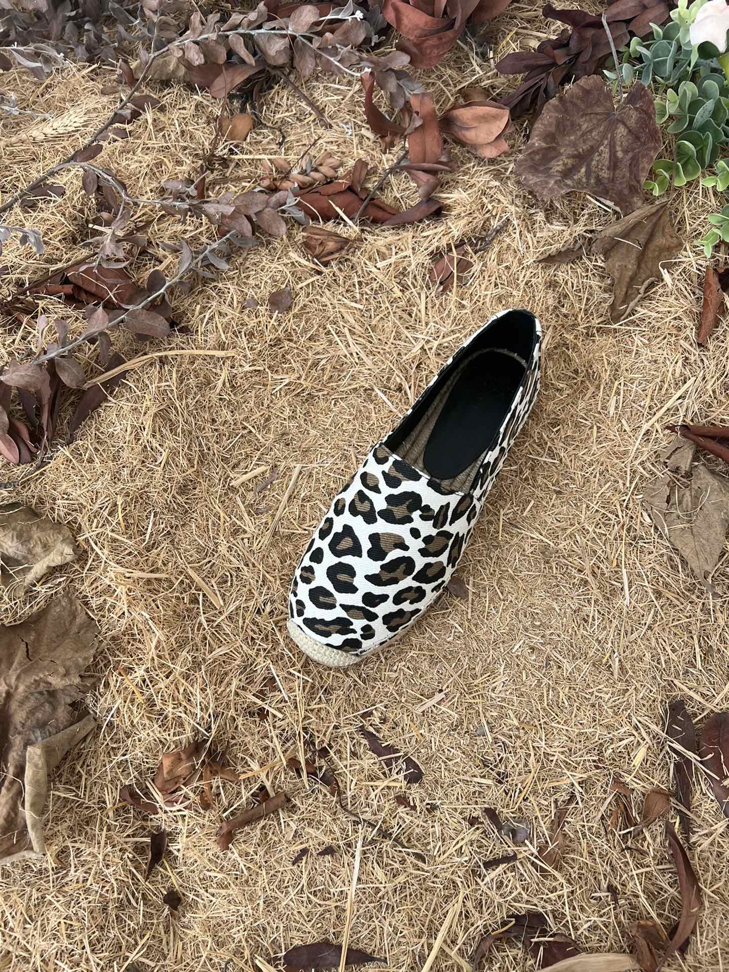 Sa1nt Lau*nt Women’s Y51 Embroidered Espadrilles White For Women Y51