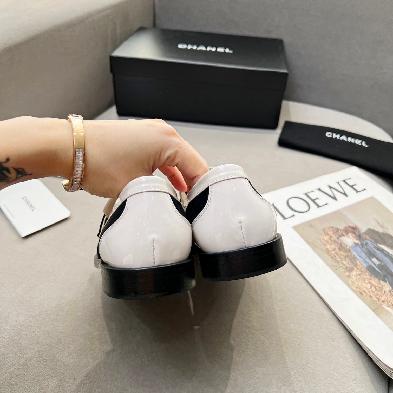 Ch**el Women’s Loafers White And Black For Women G39606 Y56272 K5106