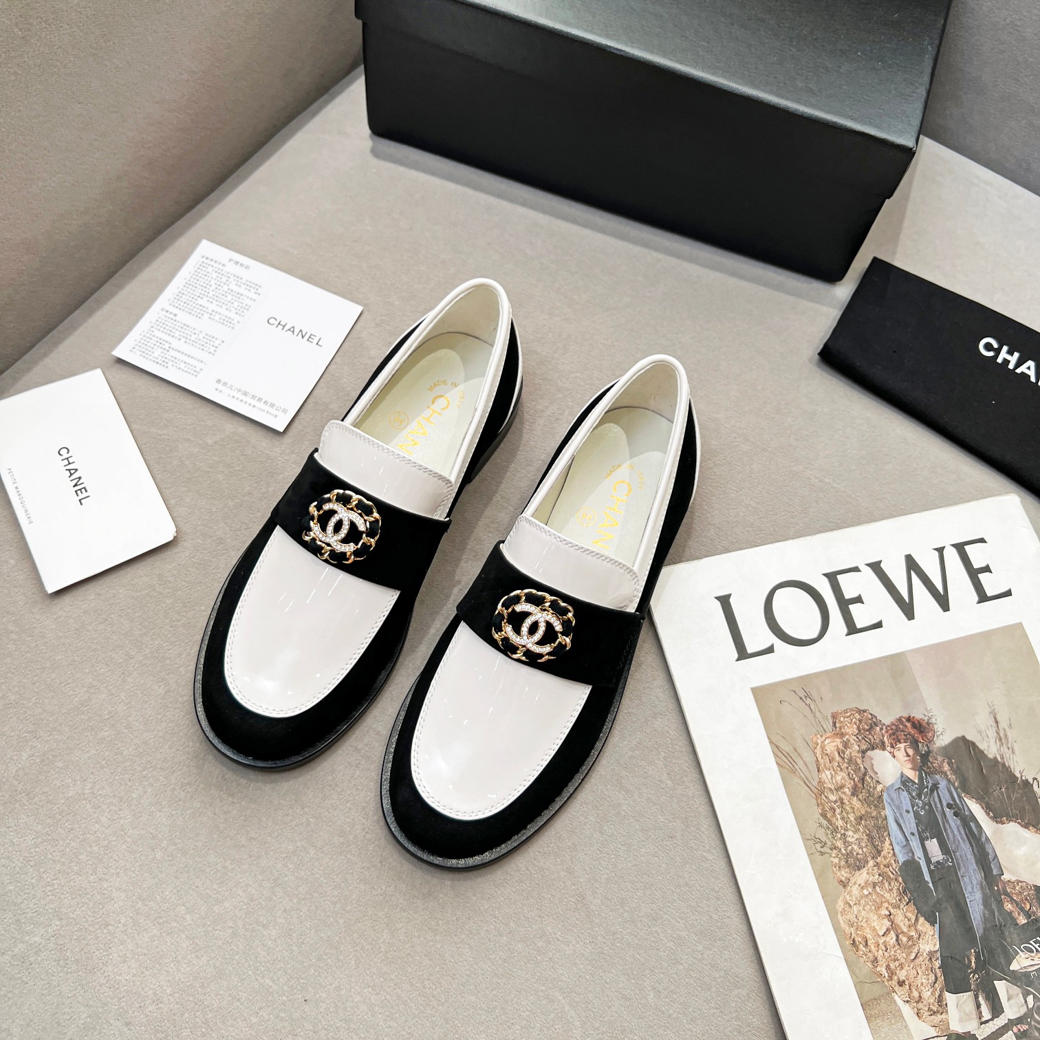 Ch**el Women’s Loafers White And Black For Women G39606 Y56272 K5106