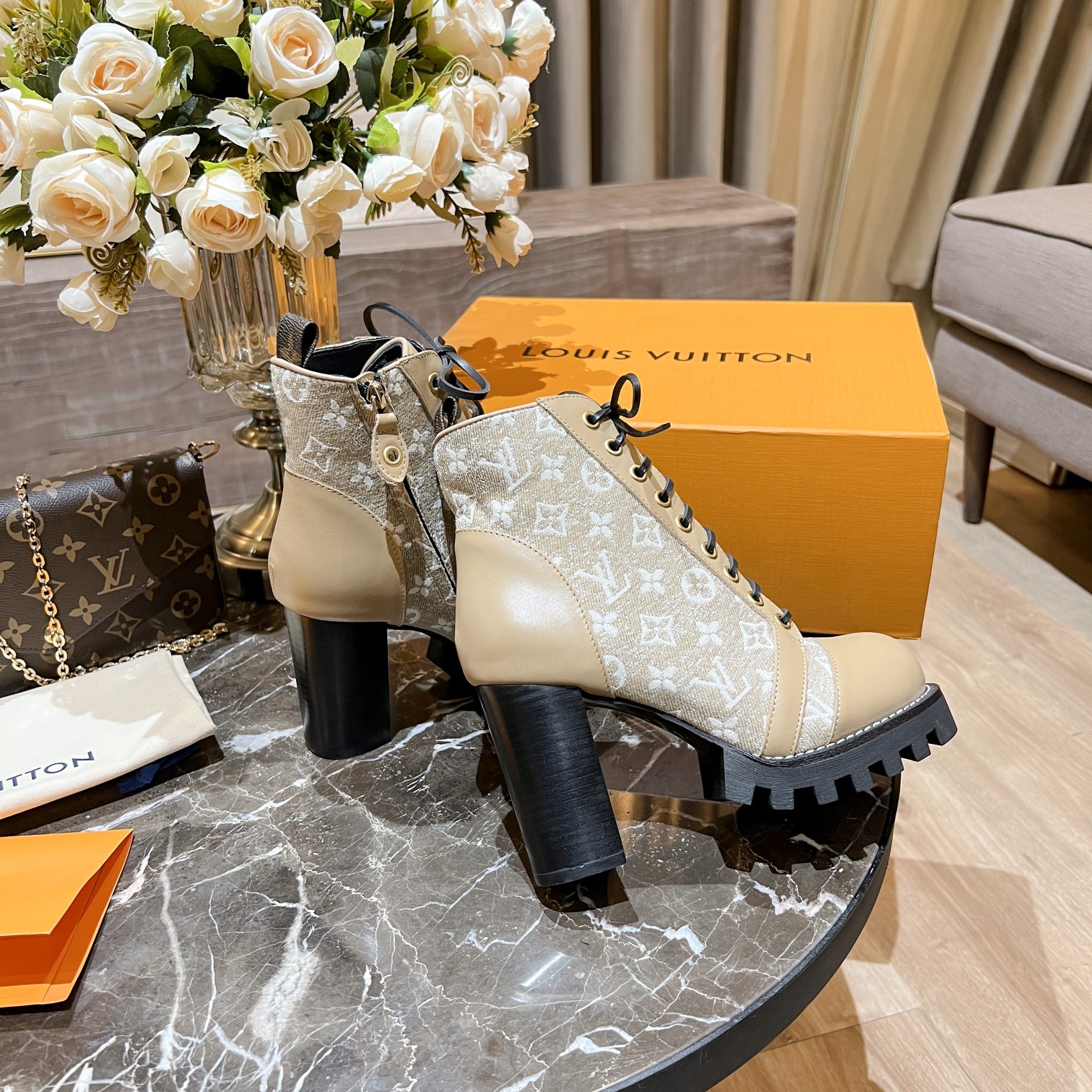 L0vis Vvtt0n Women’s Star Trail Ankle Boots Beige For Women LV