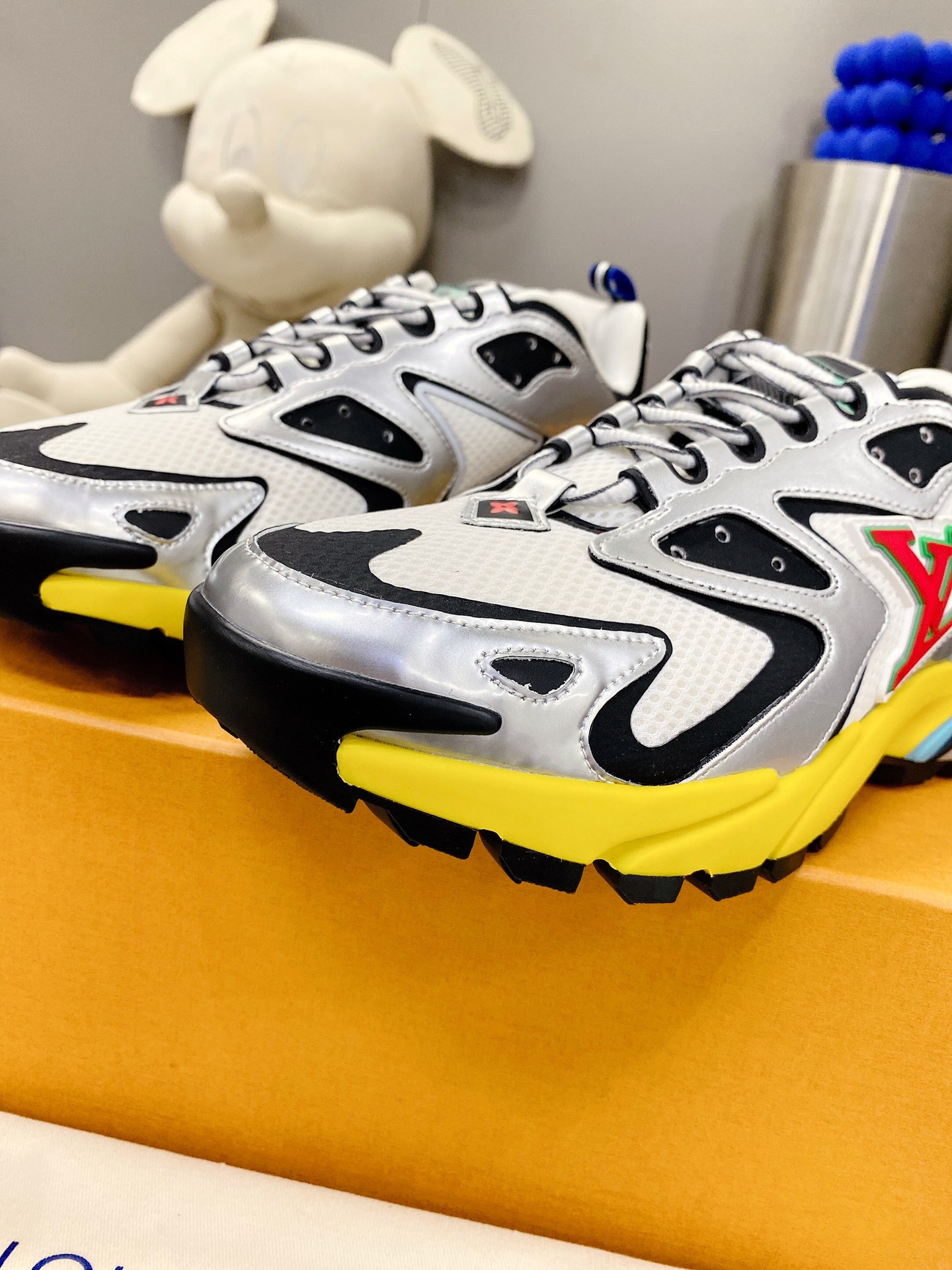 L0vis Vuittion LV Runner Tatic Sneaker Yellow And White For Men LV