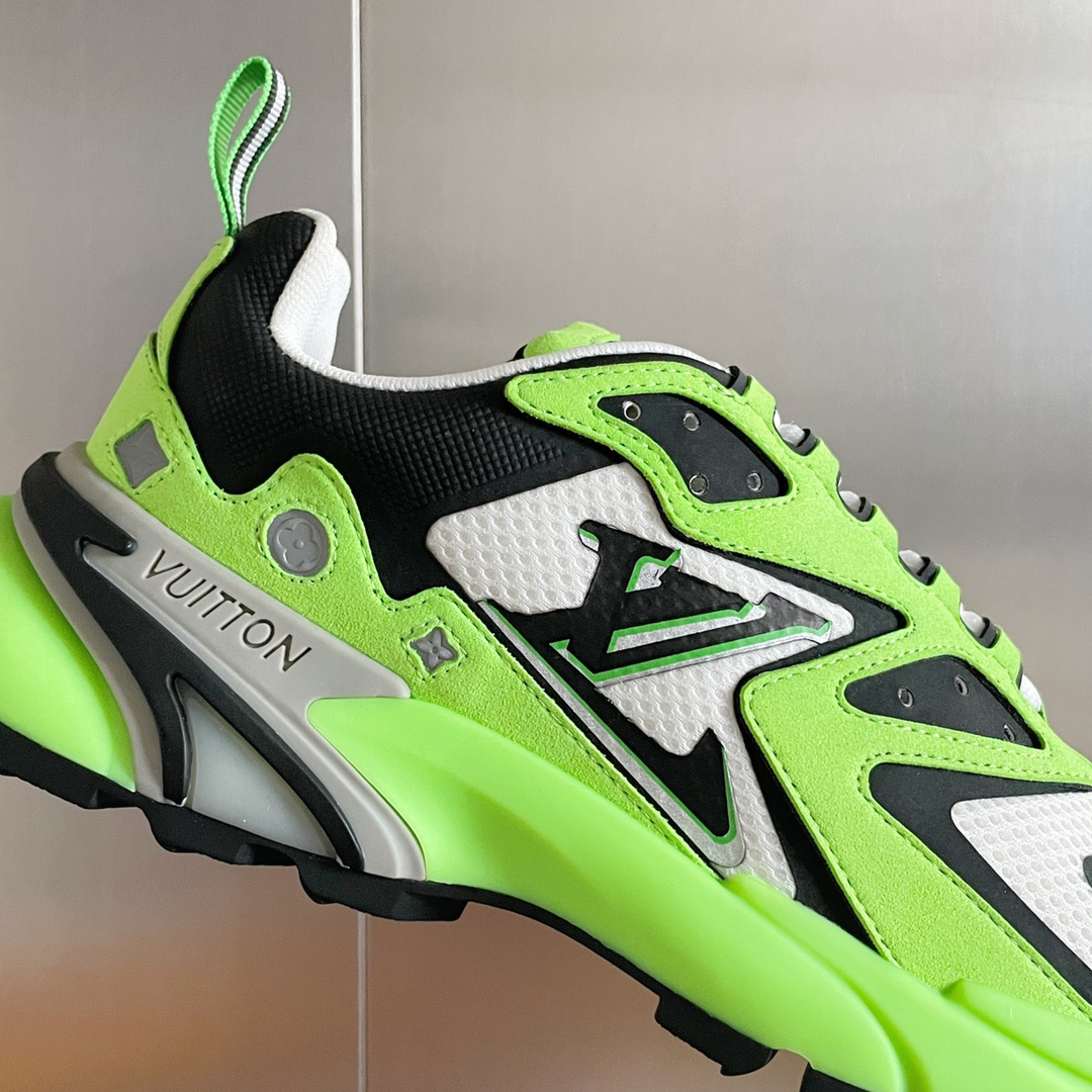 L0vis Vvtt0n Men’s LV Runner Tatic Sneaker Green For Men LV 1A9JER