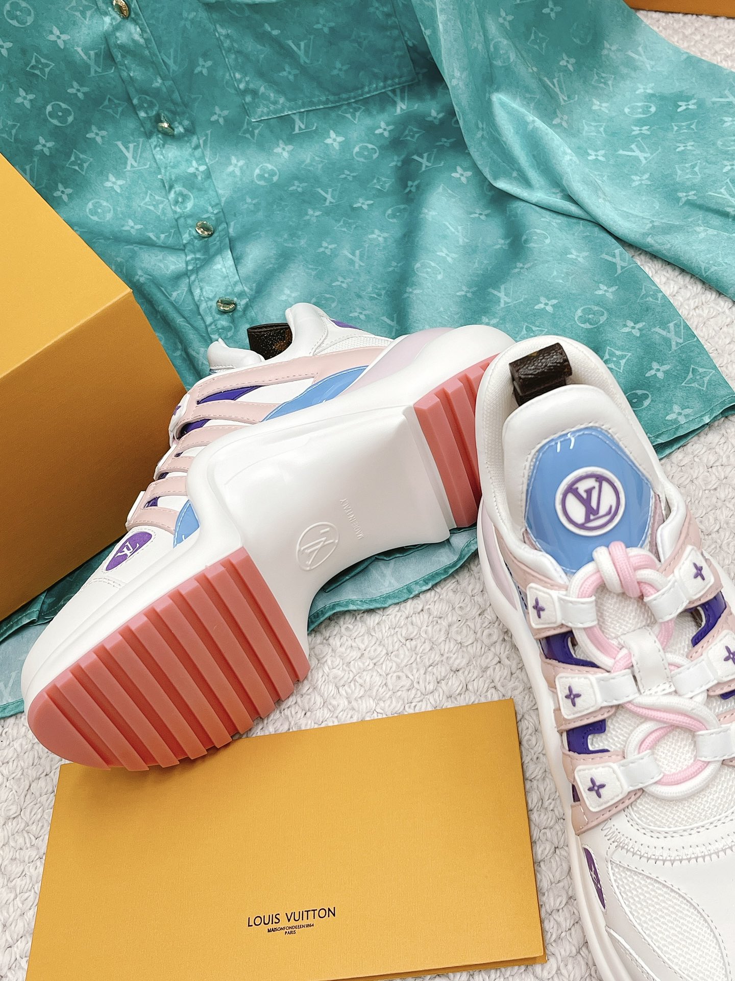 L0vis Vvtt0n Women’s LV Archlight Sneaker Blue For Women LV