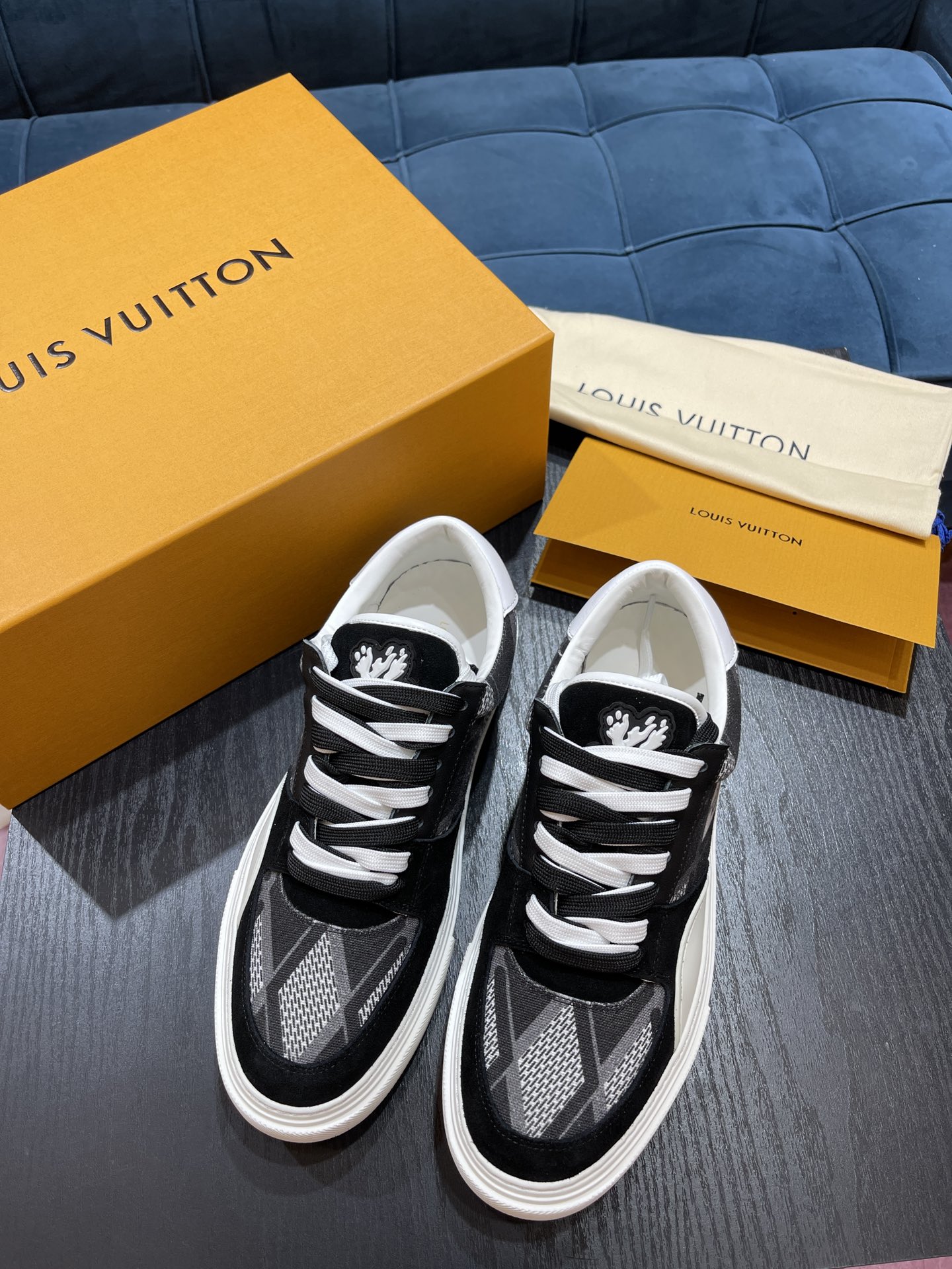 L0vis Vvtt0n LV Ollie Richelieu Black For Men LV