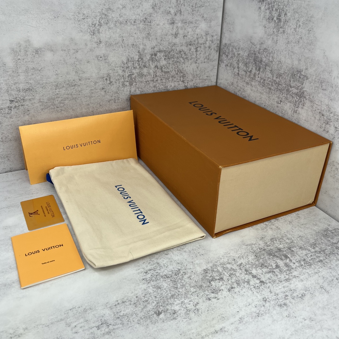 L0vis Vvtt0n Women’s LV Trainer Sneaker Green For Women LV 1AAGXF