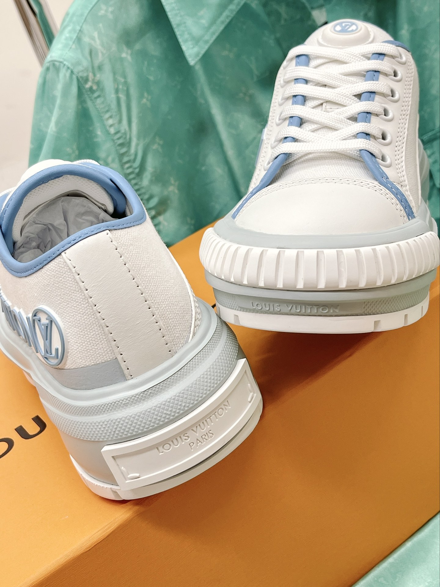 L0vis Vvtt0n Women’s LV Squad Sneaker Blue For Women LV