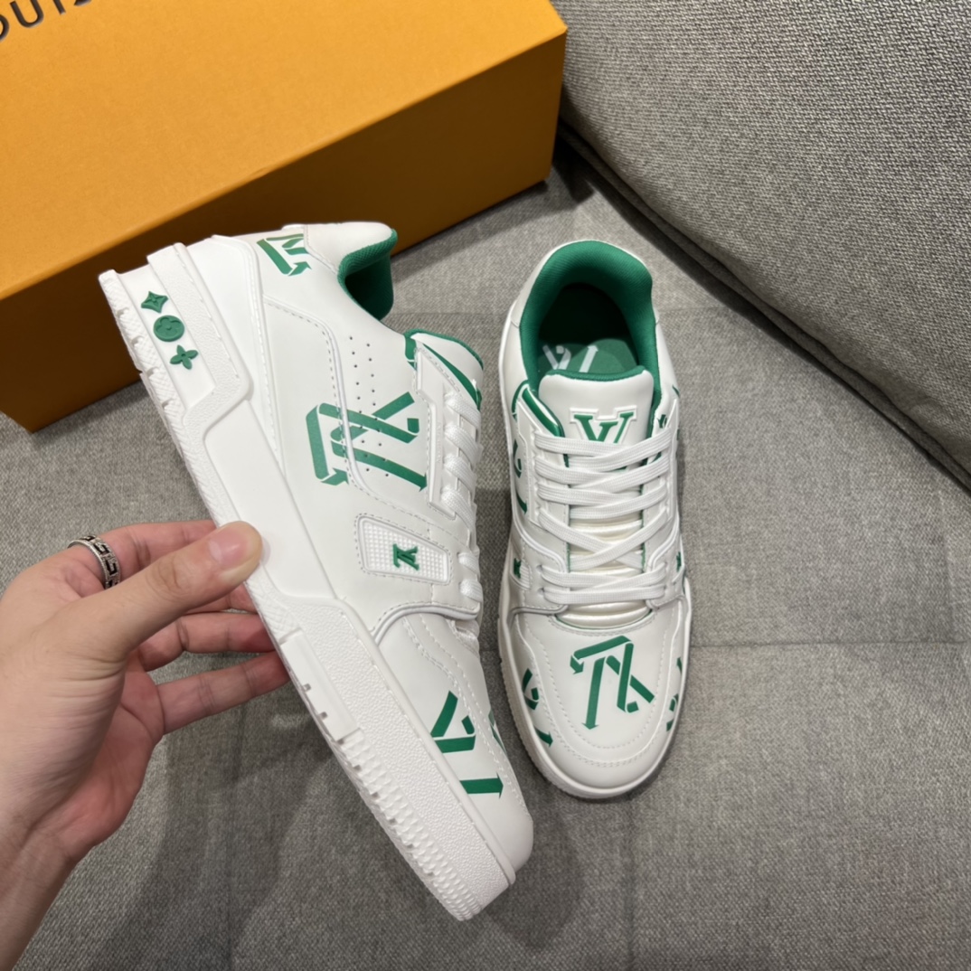 L0vis Vvtt0n LV Trainer Sneaker Green For Men LV 1AAGXN
