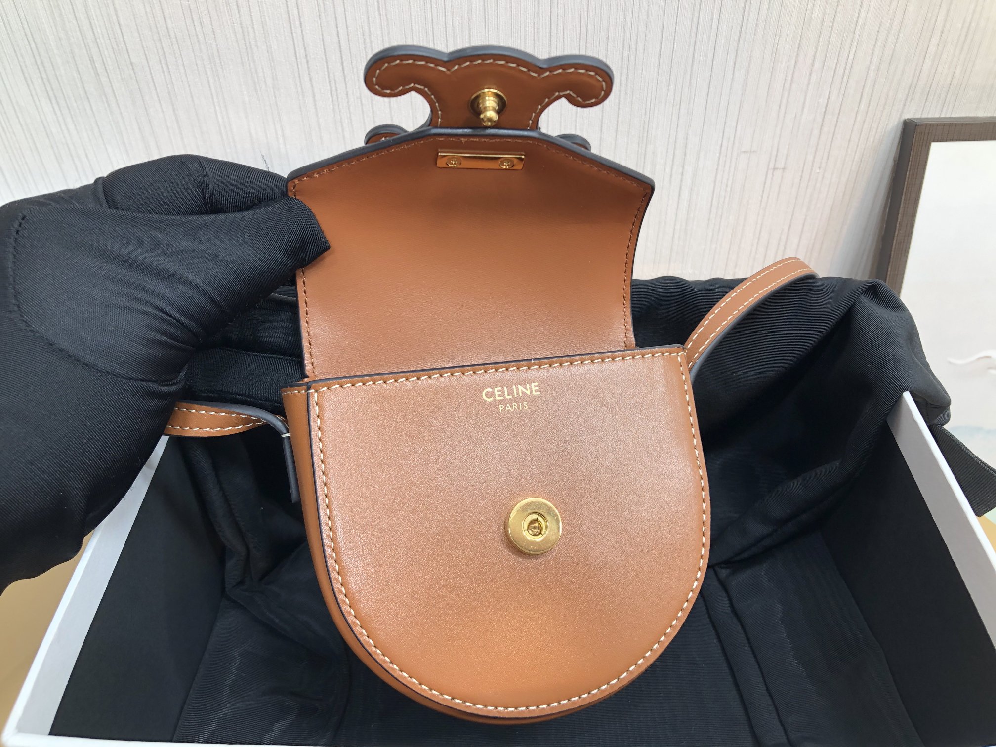 Ce1i*e Mini Besace Cuir Triomphe Brown For Women 4in/11cm 10J303DPQ.04LU