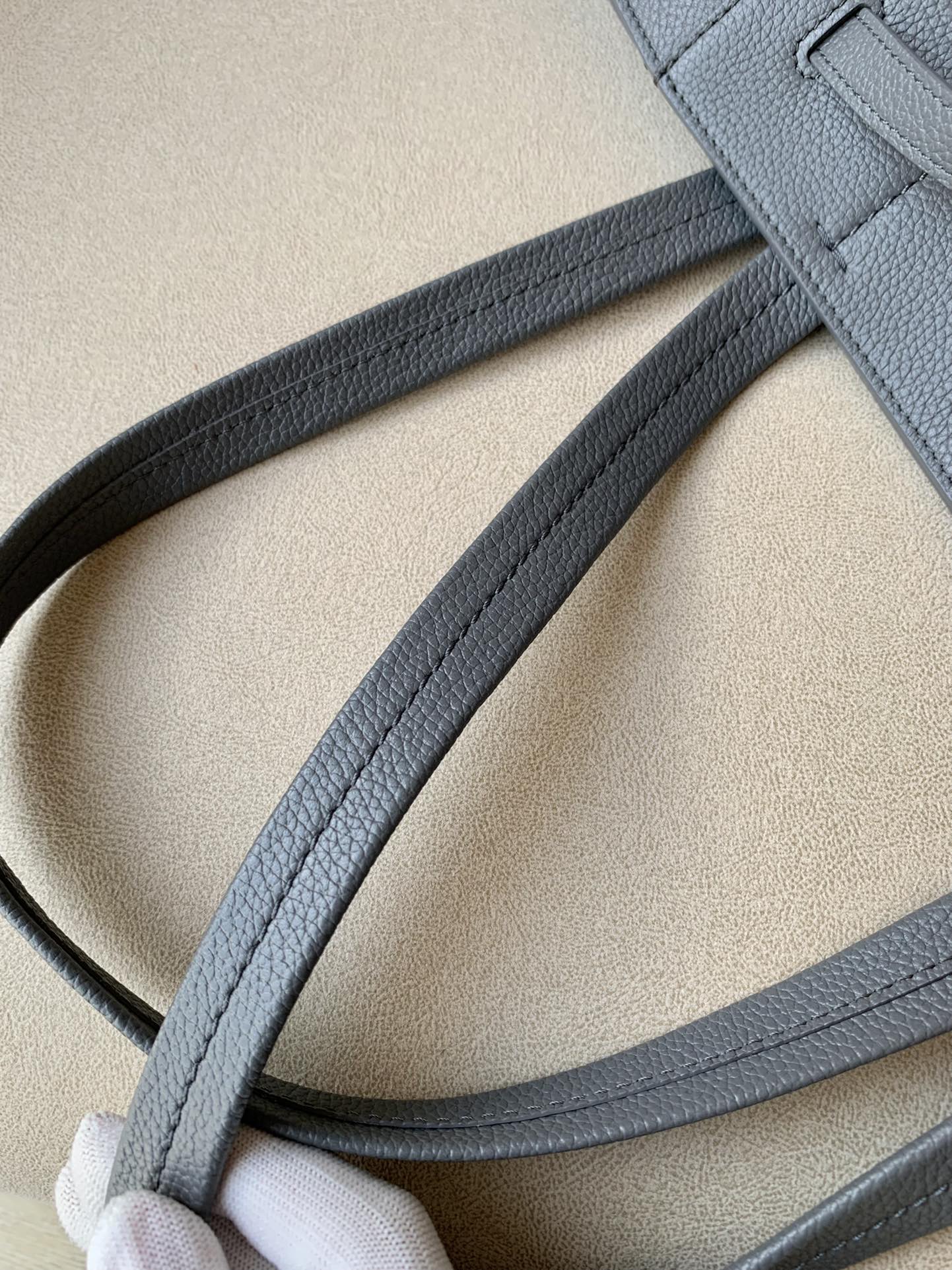 Ce1i*e Small Cabas Phantom In Soft Grained Grey For Women 12in/31cm 189023TNI.10DC