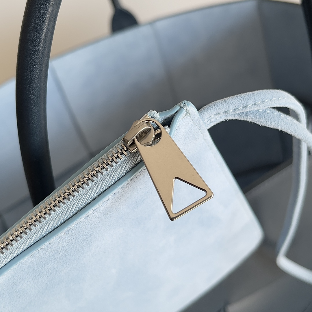 B0tt*ga Ven*ta Large Arco Tote Bag Grey , For Women, Women’s Bags 18.1in/46cm