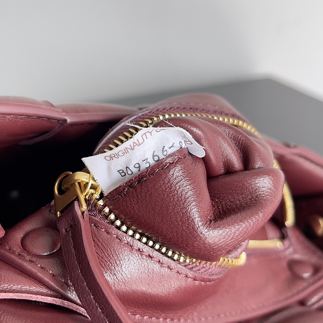 B0tt*ga Ven*ta Small Padded Cassette Brown , For Women, Women’s Bags 7.5in/19cm