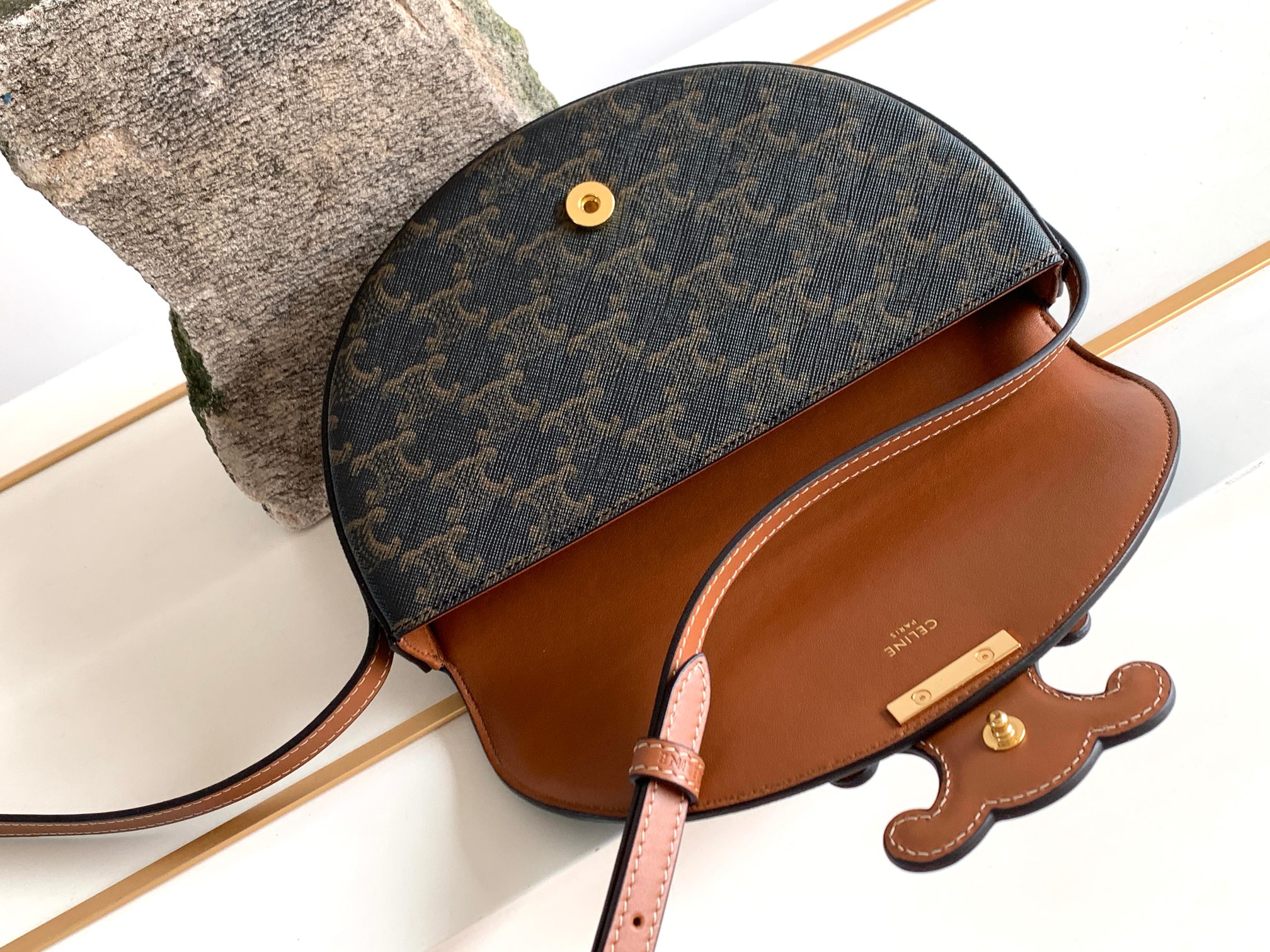 Ce1i*e Besace In Triomphe Canvas Bag Brown For Women 9in/23cm