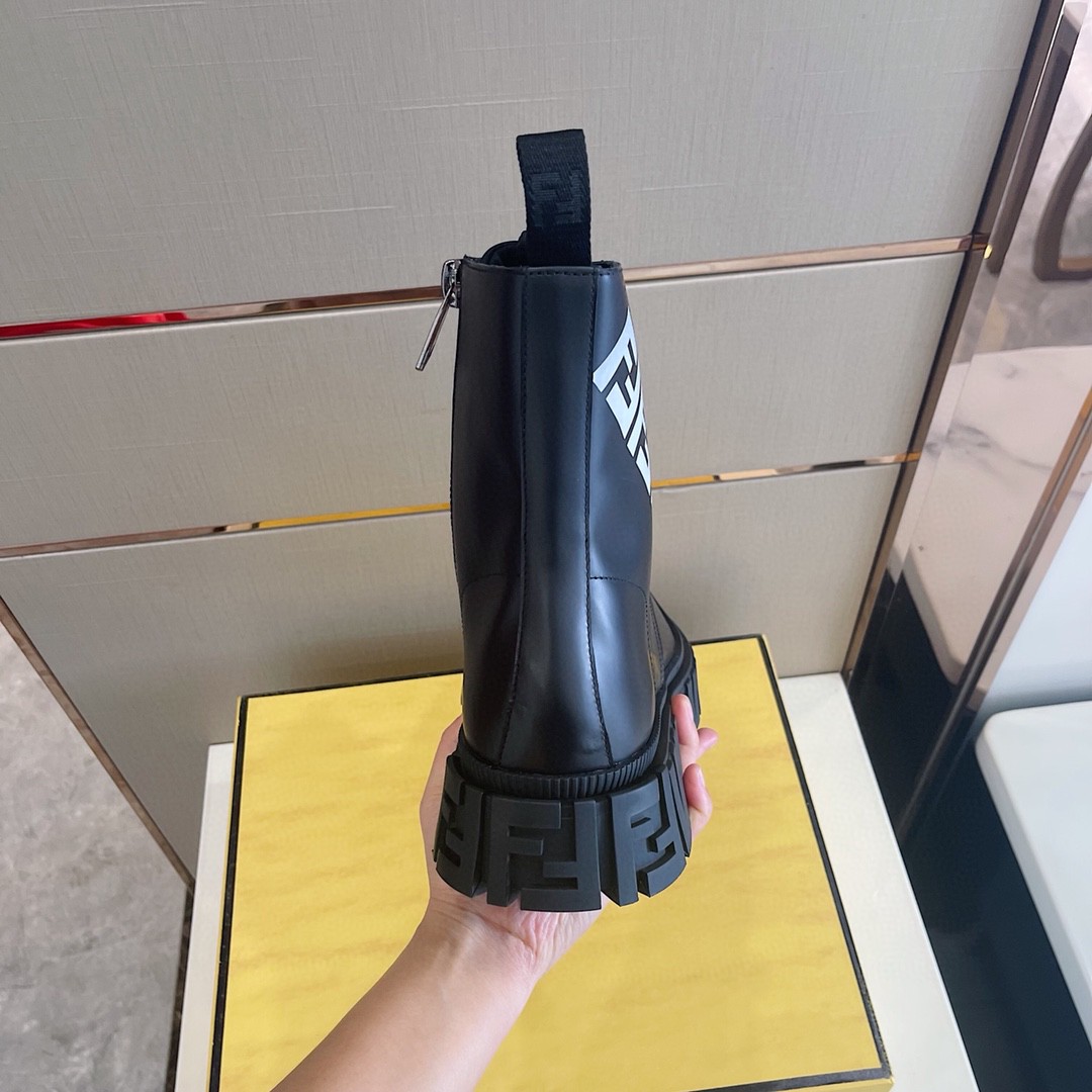 F**di Force High Tops Boots Black For Men 7U1447AD74