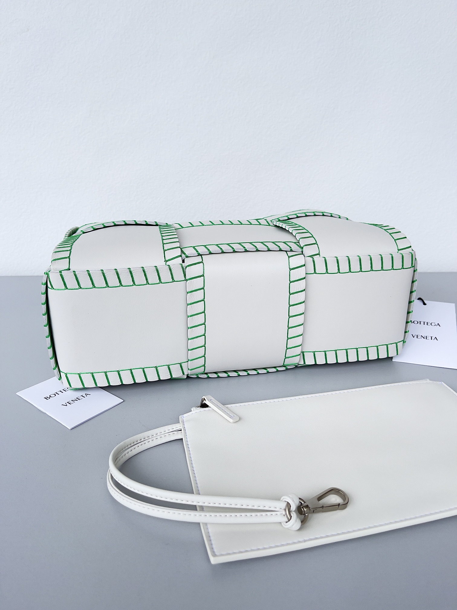 B0tt*ga Ven*ta Small Arco Tote Bag White, For Women, Women’s Bags 11.8in/30cm